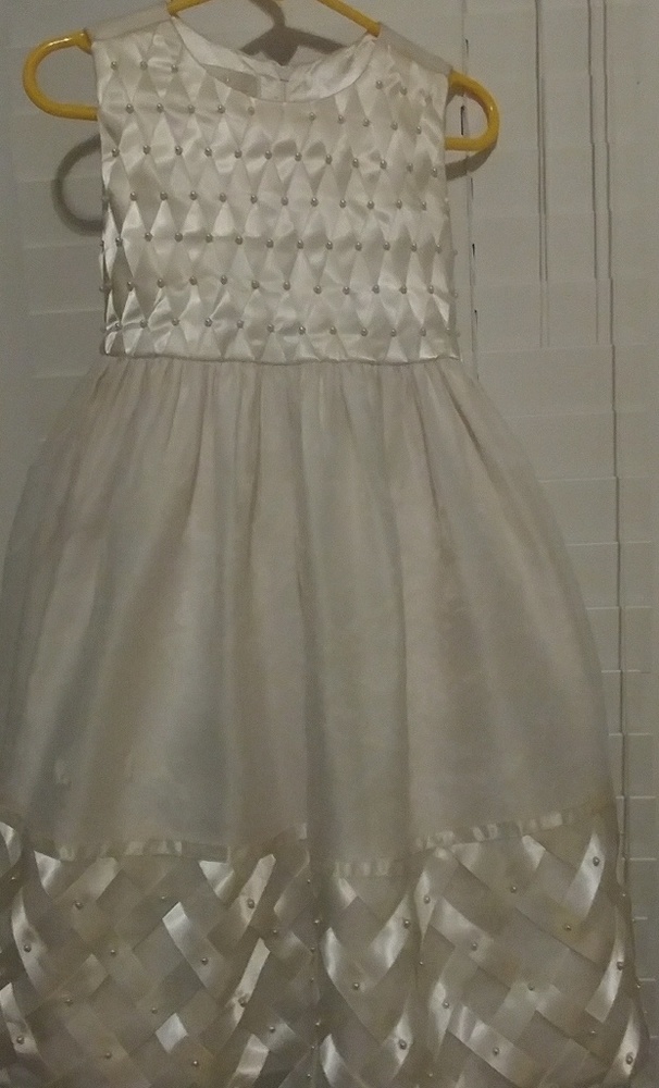Girls size 4 sleeveless dress